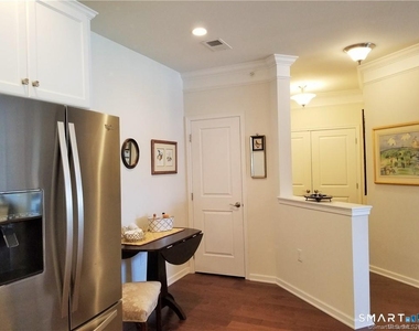 424 Center Meadow Lane - Photo Thumbnail 3