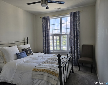 424 Center Meadow Lane - Photo Thumbnail 10