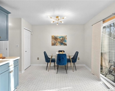 360 Spring Street - Photo Thumbnail 3