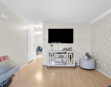 360 Spring Street - Photo Thumbnail 10