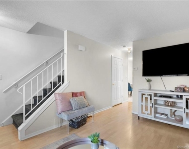 360 Spring Street - Photo Thumbnail 12