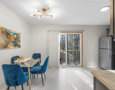 360 Spring Street - Photo Thumbnail 4