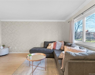 360 Spring Street - Photo Thumbnail 7