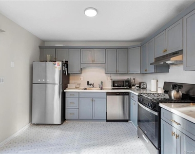 360 Spring Street - Photo Thumbnail 1