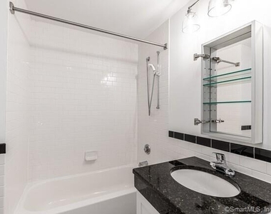 15 Dinah Street - Photo Thumbnail 9