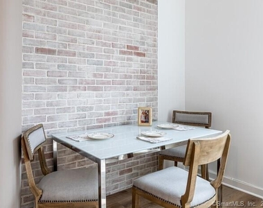 15 Dinah Street - Photo Thumbnail 7