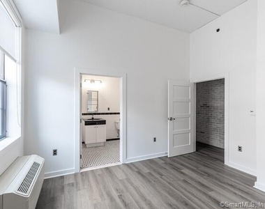 15 Dinah Street - Photo Thumbnail 1