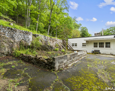 399 Hawthorne Avenue - Photo Thumbnail 4