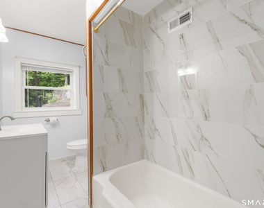399 Hawthorne Avenue - Photo Thumbnail 24