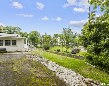 399 Hawthorne Avenue - Photo Thumbnail 5