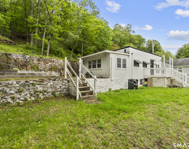 399 Hawthorne Avenue - Photo Thumbnail 8