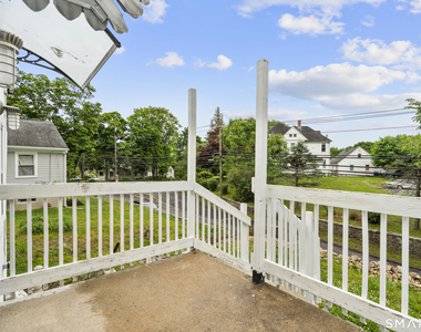 399 Hawthorne Avenue - Photo Thumbnail 1