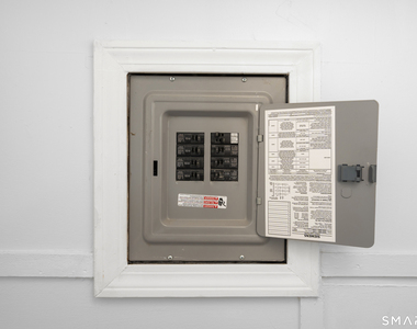 399 Hawthorne Avenue - Photo Thumbnail 30