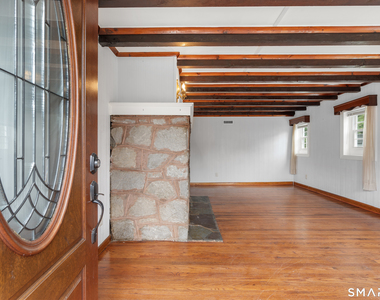 399 Hawthorne Avenue - Photo Thumbnail 10