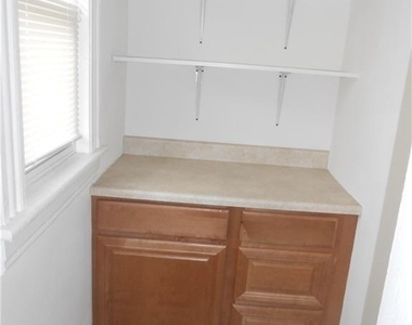 166 Booth Street - Photo Thumbnail 8