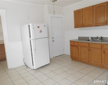 166 Booth Street - Photo Thumbnail 7