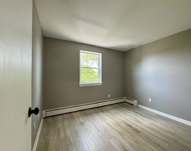 85-87 Union Avenue - Photo Thumbnail 5