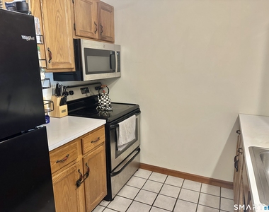 8 Rose Lane - Photo Thumbnail 5