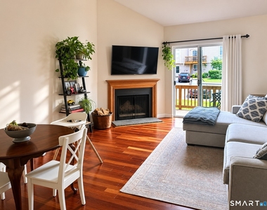 8 Rose Lane - Photo Thumbnail 6