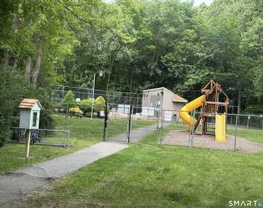 8 Rose Lane - Photo Thumbnail 16