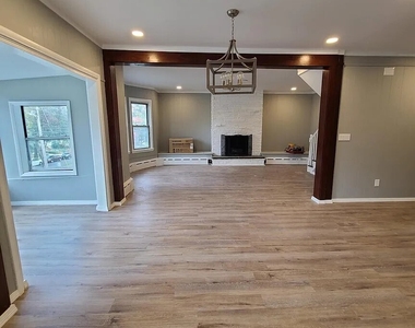 1515 Park Avenue - Photo Thumbnail 4