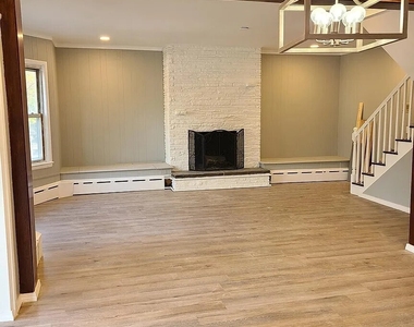 1515 Park Avenue - Photo Thumbnail 6