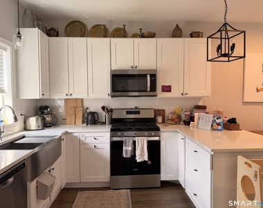 315 Humphrey Street - Photo Thumbnail 3