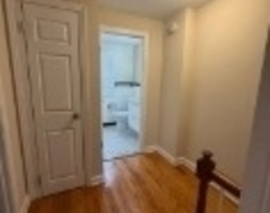 1160 Whitney Avenue - Photo Thumbnail 6