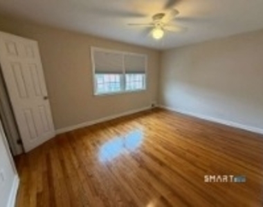 1160 Whitney Avenue - Photo Thumbnail 2