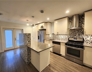 4552 Penn Ave - Photo Thumbnail 2