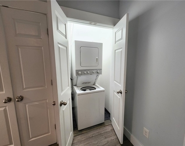 4552 Penn Ave - Photo Thumbnail 6