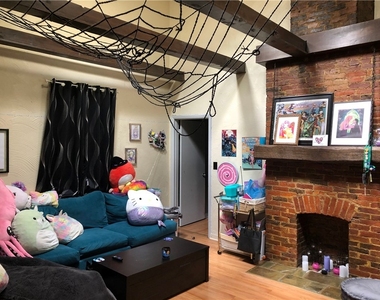 406 Colton St - Photo Thumbnail 3