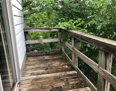 406 Colton St - Photo Thumbnail 2