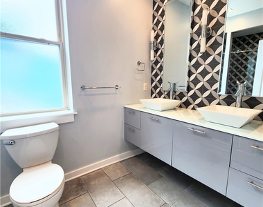 6026 Butler St - Photo Thumbnail 3