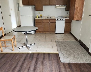1320 Kelton Ave - Photo Thumbnail 1