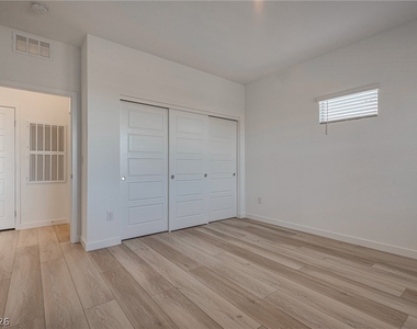 900 Elmwood Forest Lane - Photo Thumbnail 6