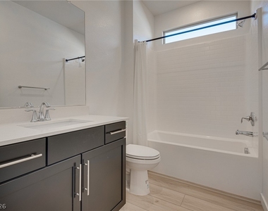 900 Elmwood Forest Lane - Photo Thumbnail 7