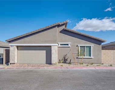 900 Elmwood Forest Lane - Photo Thumbnail 2
