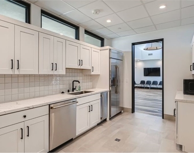 900 Elmwood Forest Lane - Photo Thumbnail 27