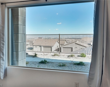 900 Elmwood Forest Lane - Photo Thumbnail 13