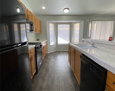 181 Laguna Hills Court - Photo Thumbnail 3