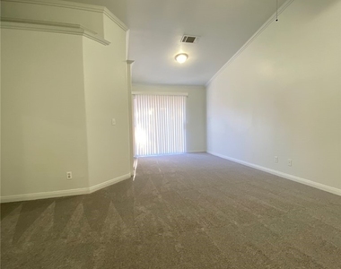 181 Laguna Hills Court - Photo Thumbnail 16