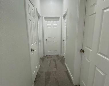 181 Laguna Hills Court - Photo Thumbnail 9