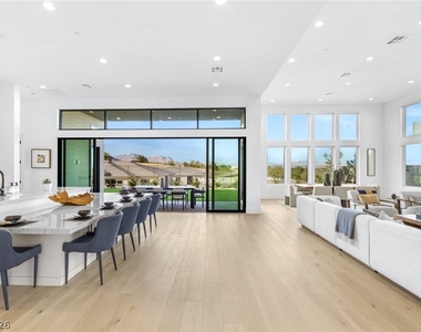 10964 Rossa Peak Avenue - Photo Thumbnail 16