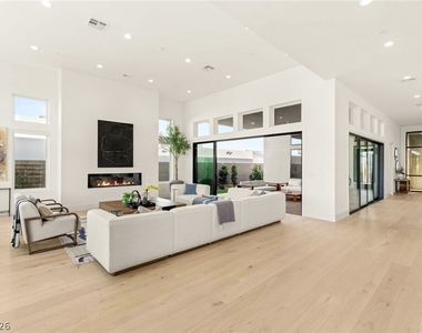 10964 Rossa Peak Avenue - Photo Thumbnail 14