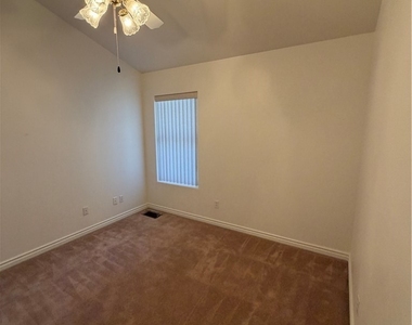 5776 E Badlands Lane - Photo Thumbnail 15