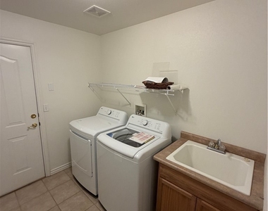5776 E Badlands Lane - Photo Thumbnail 16