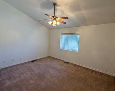 5776 E Badlands Lane - Photo Thumbnail 21