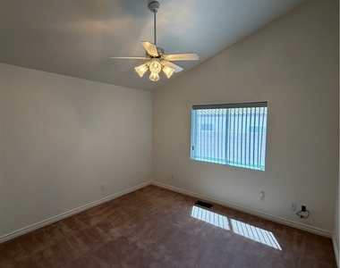 5776 E Badlands Lane - Photo Thumbnail 19
