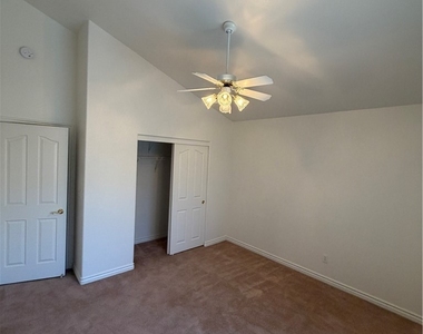 5776 E Badlands Lane - Photo Thumbnail 18